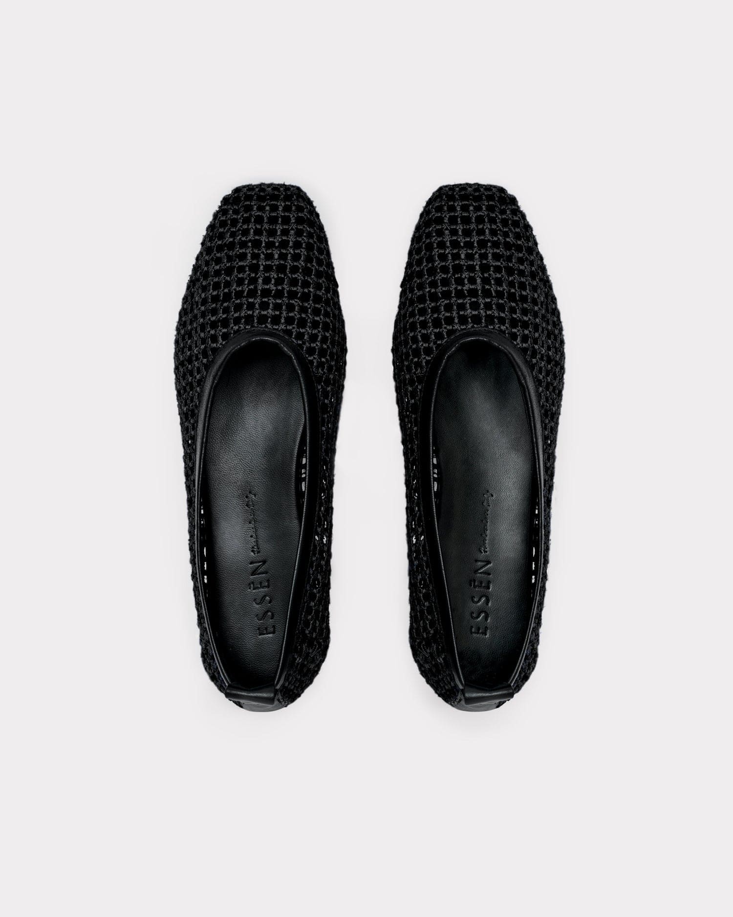 the row inspired woven flats