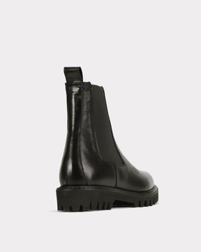 Blundstone inspired black leather lug sole boot