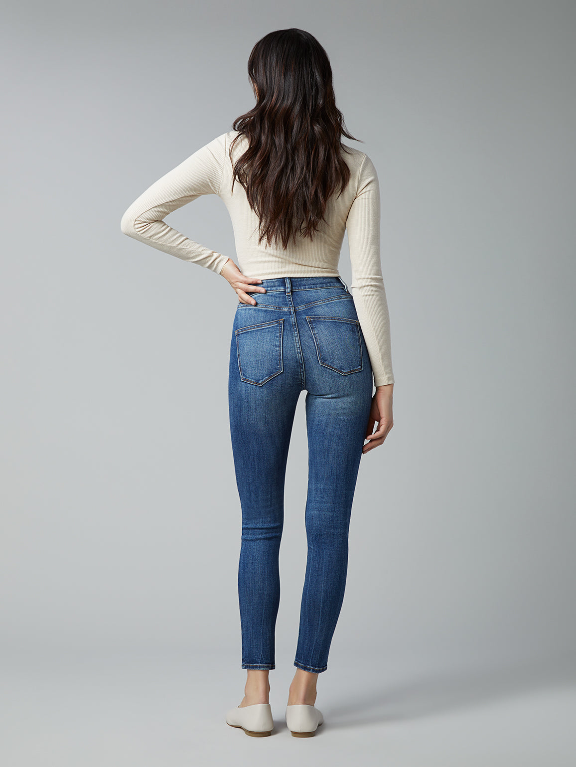 sustainable high waisted fitted ankle length jeans in dark wash