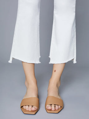 sustainable denim high rise cropped jeans with frayed hem in white