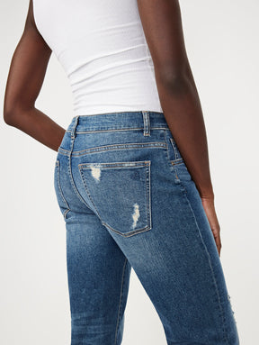 sustainable slouchy boyfriend cut jeans in mid wash