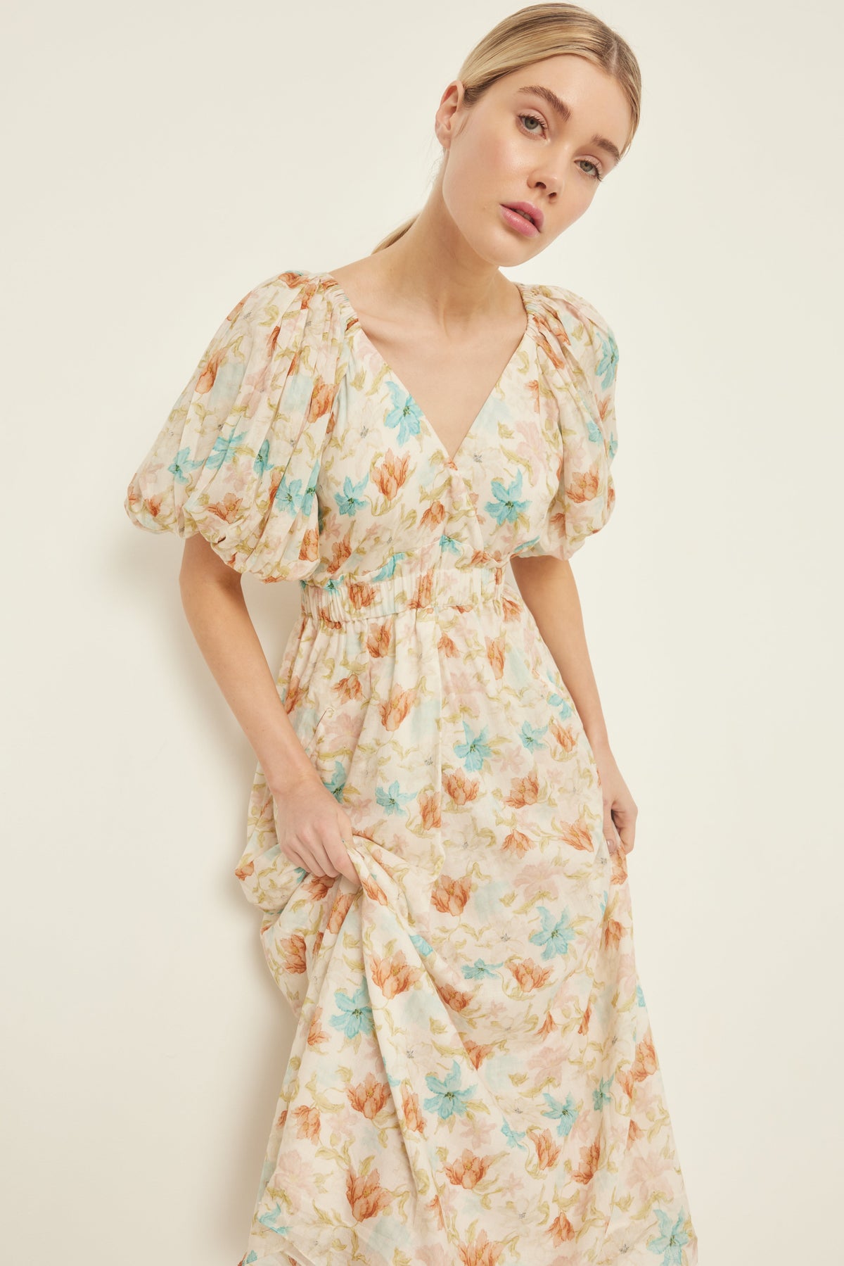 floral toile print midi dress for summer with puffed sleeves