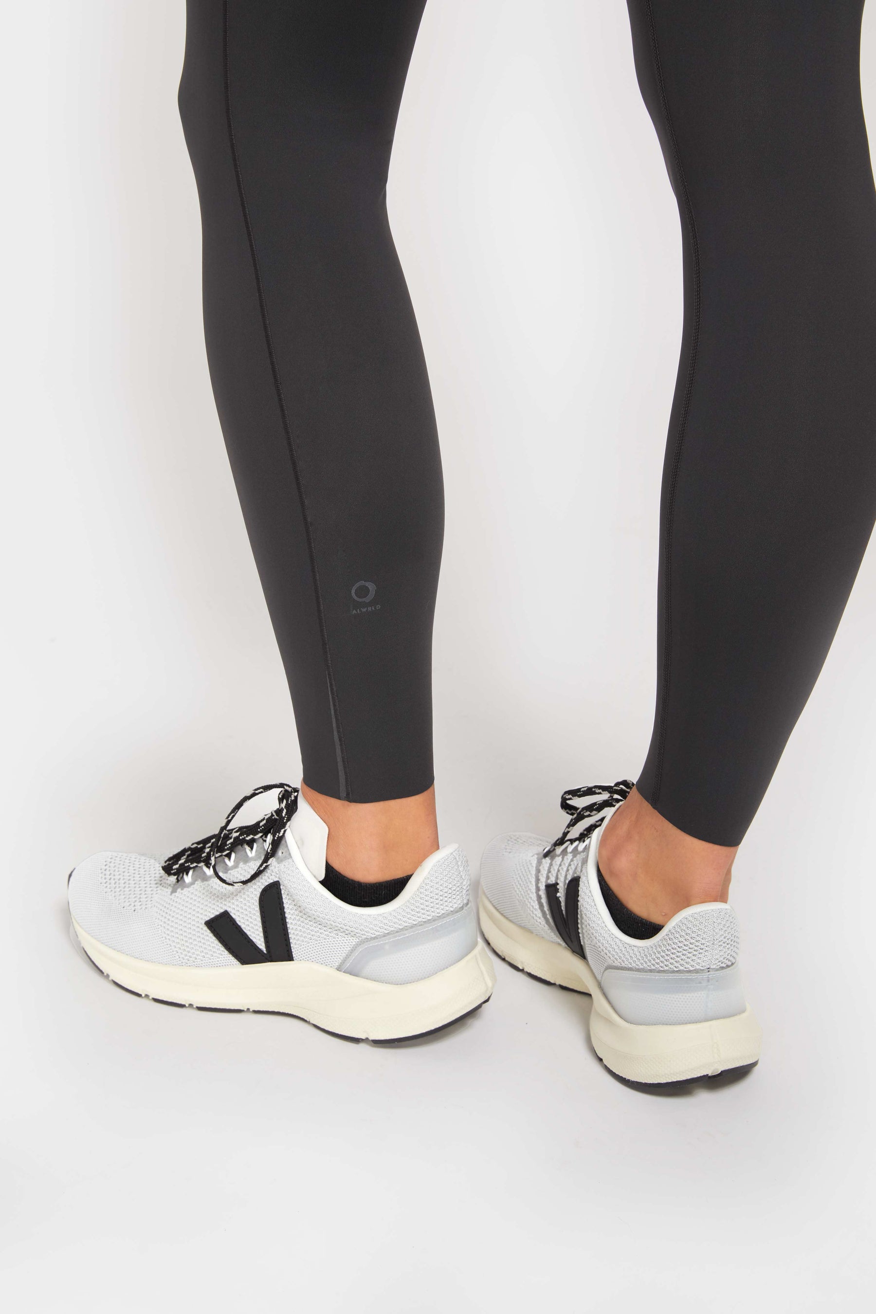 7/8 length leggings for running in black
